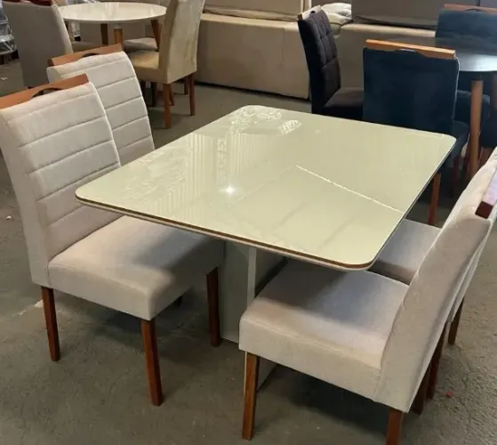  Mesa Com Tampo De Vidro Com 4 Cadeiras
