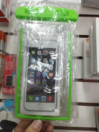 Capinha Resistente a Água
