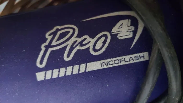 Tocha de estúdio IncoFlash Pro 4 - Leia a descrição