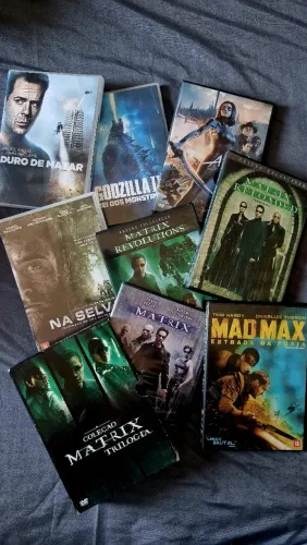 Coleção de DVDs - Matrix, Duro de Matar, Alita, Godzilla 2, Mad Max, Na Selva etc.