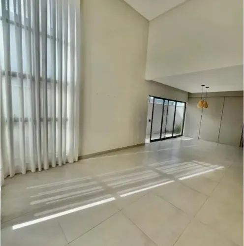 Terras Alphaville - 175m² | Casa térrea com 03 quartos | 4 vagas