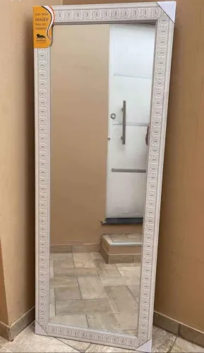 Espelho Decorativo com Moldura Detalhada