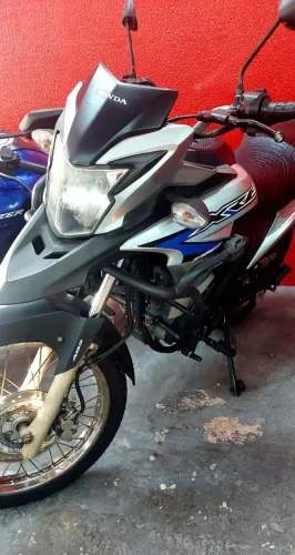 Vendo xre  190 toda revisada, com tudo novo