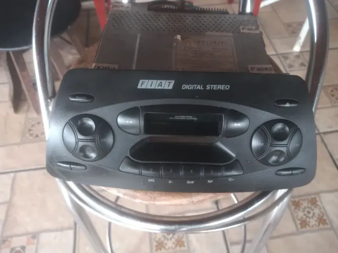 Rádio toca fitas Fiat Marea Brava 
