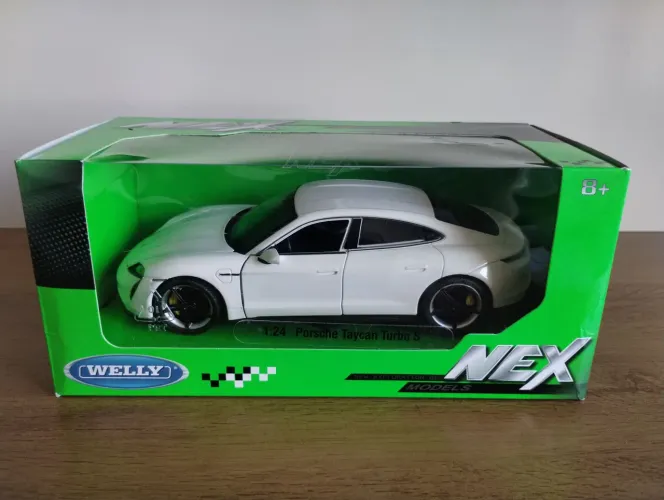 Miniatura Porsche Taycan Turbo S - Welly 1/24