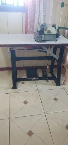 MÁQUINA DE COSTURA OVERLOK ANTIGA