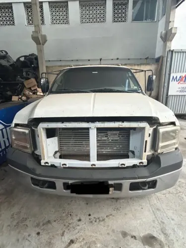 SUCATA CAMINHÃO F4000 2011 4X4 4CC DIESEL ( PARA RETIRADA DE PEÇAS)