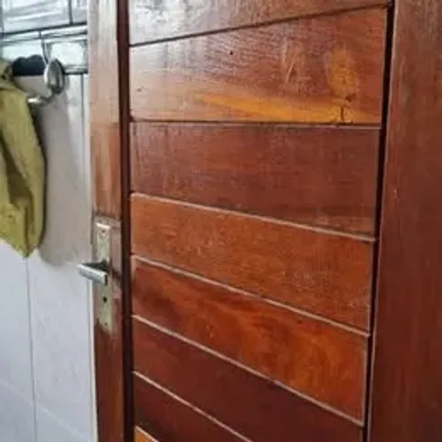 Porta medida 60 por 2,10 de madeira excelente qualidade