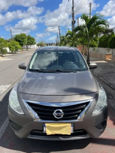 Nissan Versa 1.6S 2019