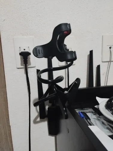 Suporte Articulado para Celular - Prático e Versátil!