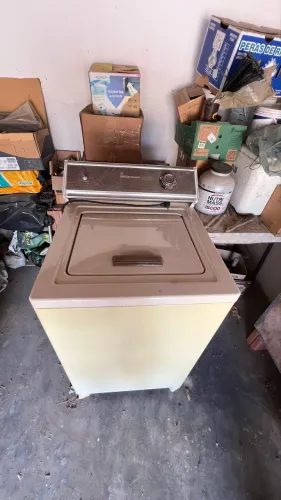 Com defeito. Máquina lavar roupas anos 80 R$200,00