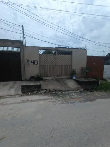 //Casa próxima ao Shopping Via Norte