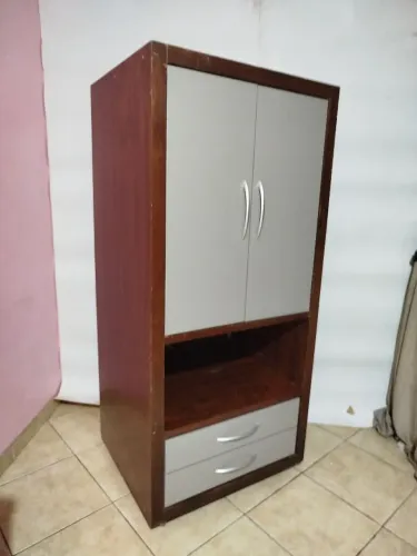 Guarda roupa solteiro pequeno - ótimo estado Frete grátis