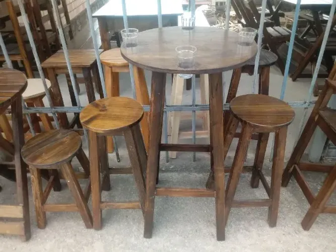 Mesas,bistrôs,cadeiras,banquetas para bar,pub,restaurante,pizzaria