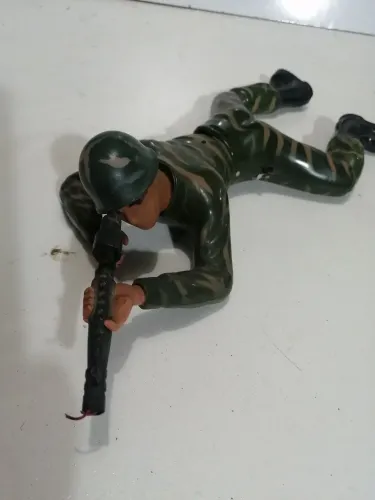 Soldado de brinquedo antigo
