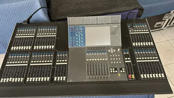 MESA DE SOM - YAMAHA M7CL-48  - C/CARD EXTRA