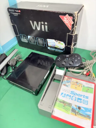 Console Nintendo Wii com Jogos e Acessórios