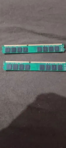 Duas memórias DDR3 de 4gb 