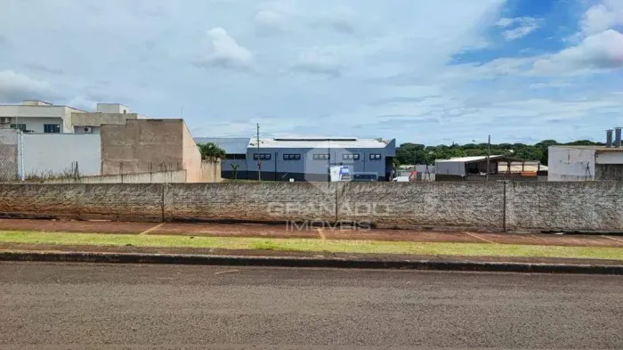 Terreno à venda, 1351 m² por R$ 1.500.000,00 - Jardim Araucária - Maringá/PR