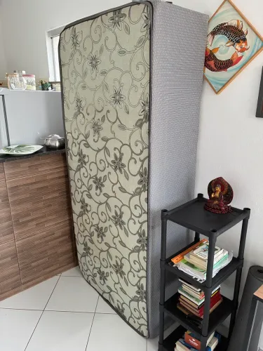 Base box cama solteiro em excelente estado