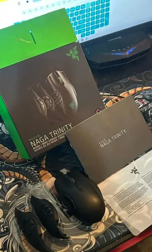 Mouse Naga trinity RAZER 