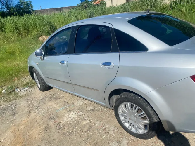 Fiat Linea 1.9/ HLX 1.9/ 1.8 Flex 16V 4P 2009
