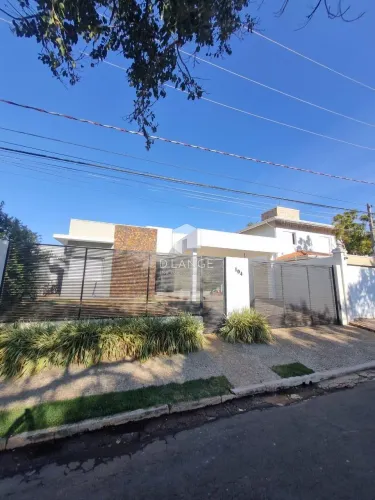 Casa à venda no bairro Parque Xangrilá em Campinas - SP