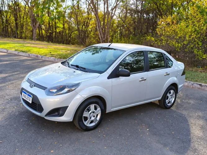 Ford Fiesta Sedan 1.0 8V Flex 4P 2011