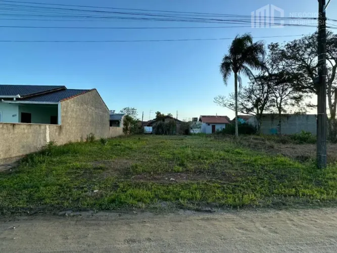 Terreno aterrado à 650m da lagoa l Centro - Bal. Barra do Sul