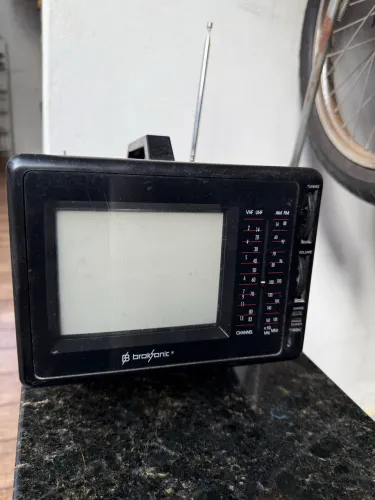 Mini tv antiga usada broksonic