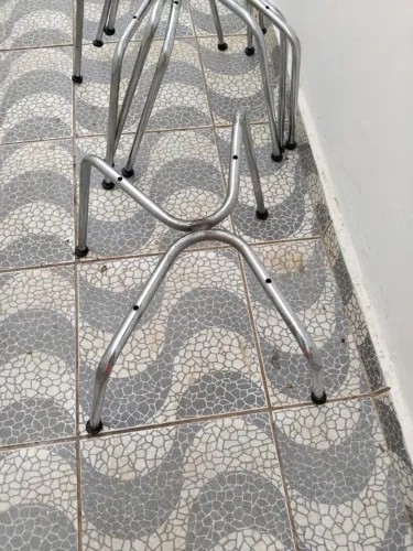 Material para reforma, de tapeçaria, artigo de primeira.