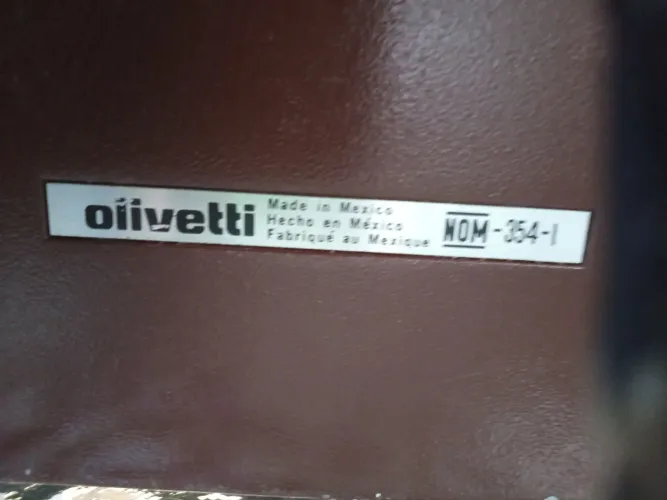 Máquina Olivetti Studio 46