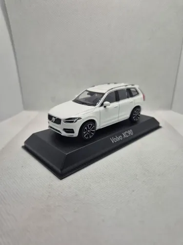 Miniatura Volvo XC90 2015 - Escala 1/43 - Marca Norev