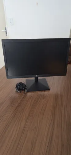 Vendo monitor LG muito novo pouco uso