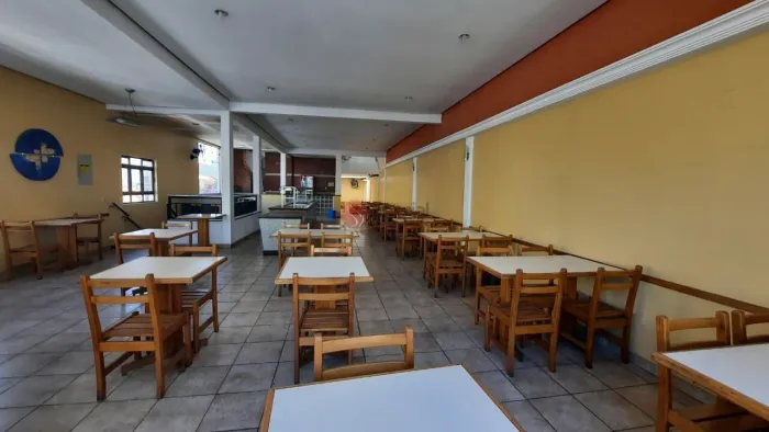 Prédio no Tatuapé comercial de esquina.