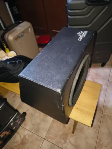 Caixa de subwoofer Car Audio em perfeita condições. Entrego gratis