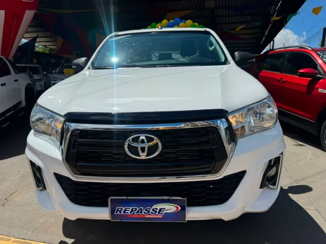 Toyota Hilux CD SR 4X4 2.8 TDI Diesel Aut. 2019