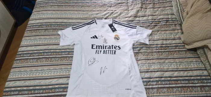 CAMISA REAL MADRID AUTOGRAFADA