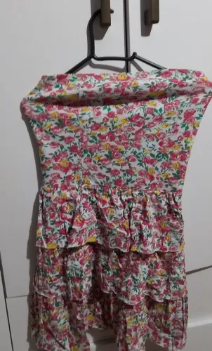 8Vestidos 260,00novos e um usado azul estampado