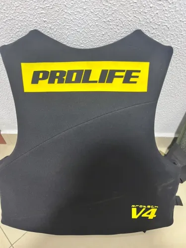 Colete novo