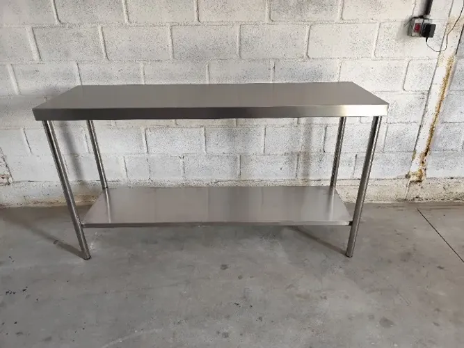 Bancada inox 1,80×0,70×0,90 c/ prateleira (tampo 22#)