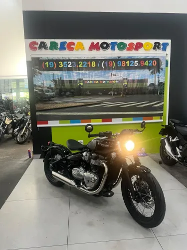 TRIUMPH BONNEVILLE BOBBER 1200