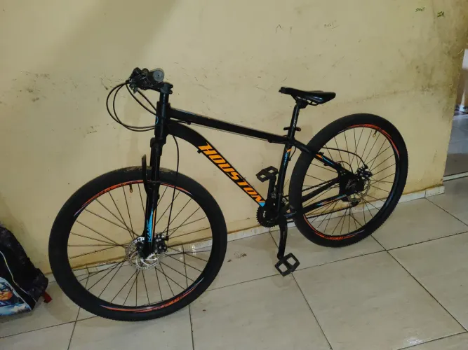 Bike aro 29 Houston, precisa de regulagem nas marchas e freio