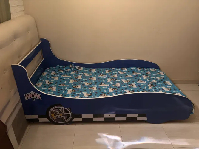 Cama infantil, cabe um adulto 199,00