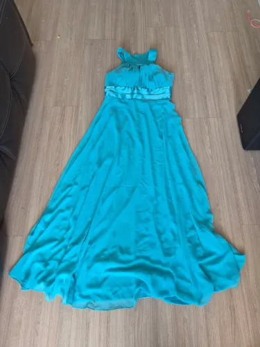 Vestido de festa azul tiffany M liso com bojo