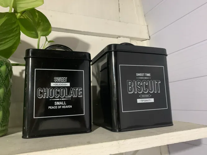 Lata para decoração e utensilios
