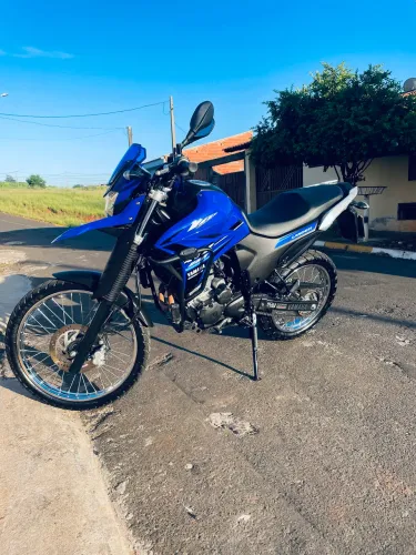 Lander 250 impecável