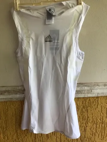 REGATA DE COMPRESSÃO ADIDAS CLIMACOOL TECHFIT - TAMANHO: M
