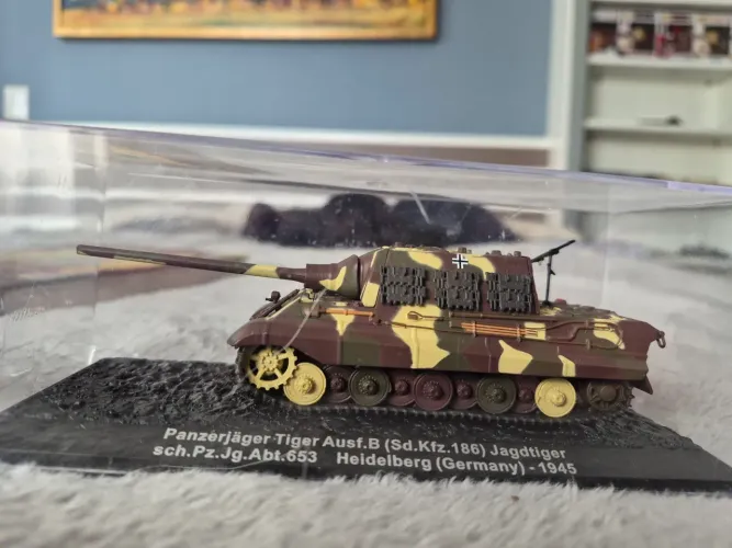 Tanque de guerra miniatura Edição do Jagdtiger de Heidelberg, 1945