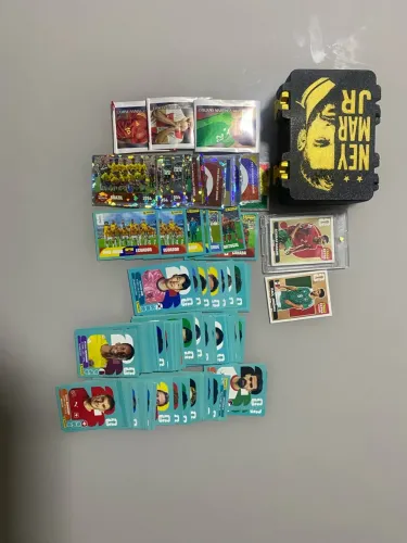 219 cromos e 2 legends